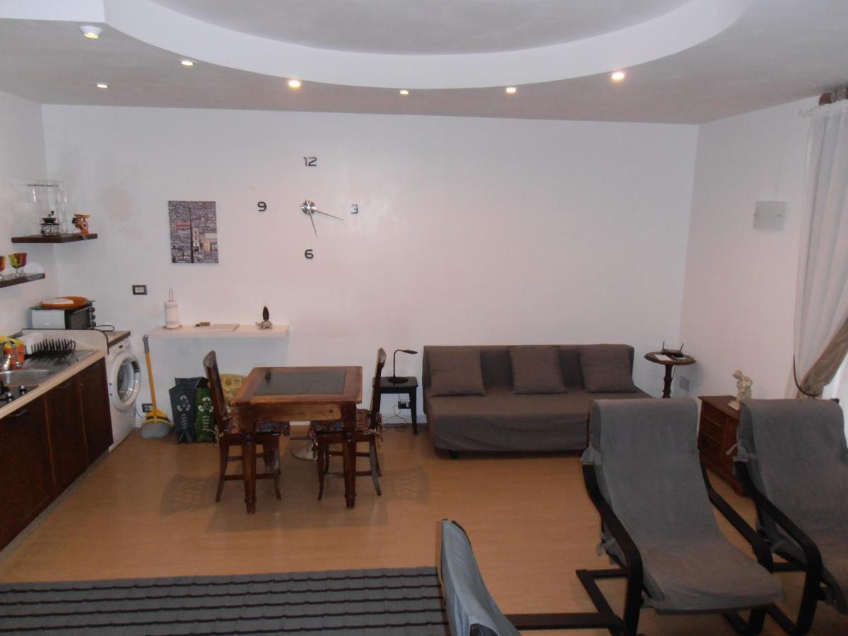 La Residenza Napoli Chiaia Short Let Apartment Superior Via Chiaia 82 Экстерьер фото