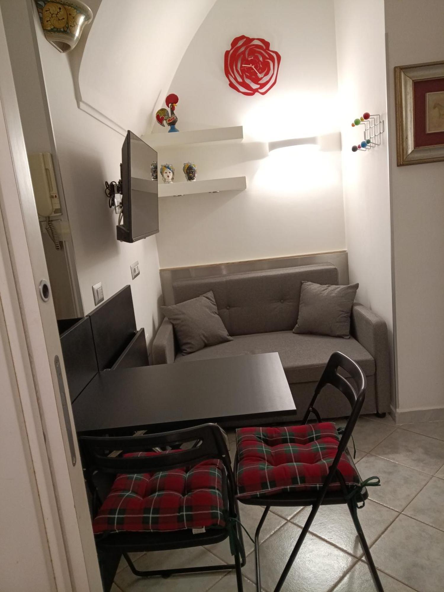 La Residenza Napoli Chiaia Short Let Apartment Superior Via Chiaia 82 Экстерьер фото