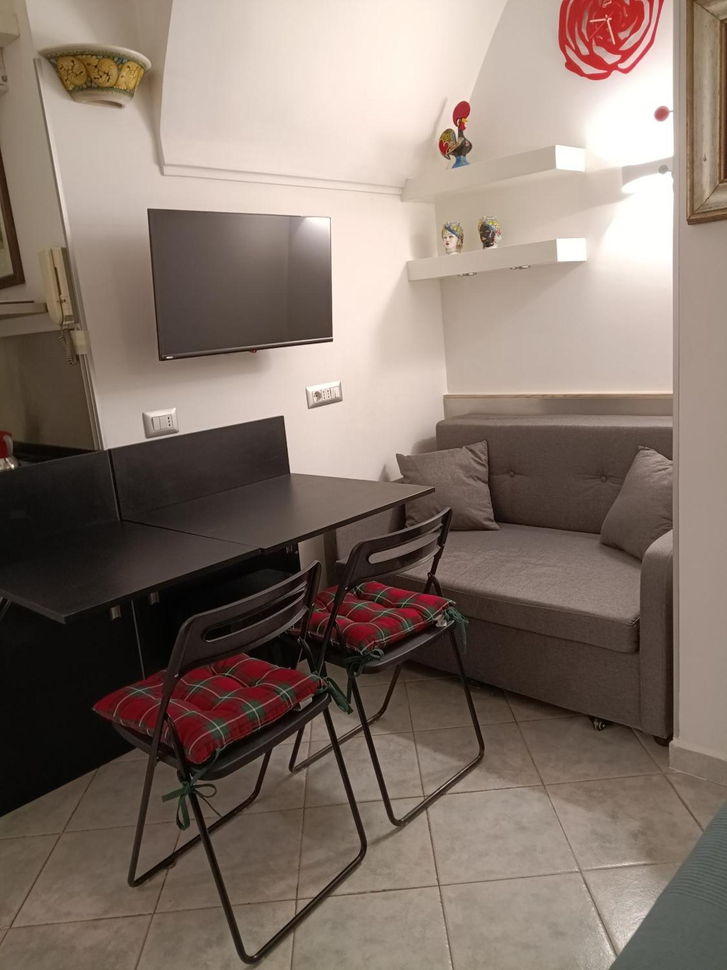 La Residenza Napoli Chiaia Short Let Apartment Superior Via Chiaia 82 Экстерьер фото