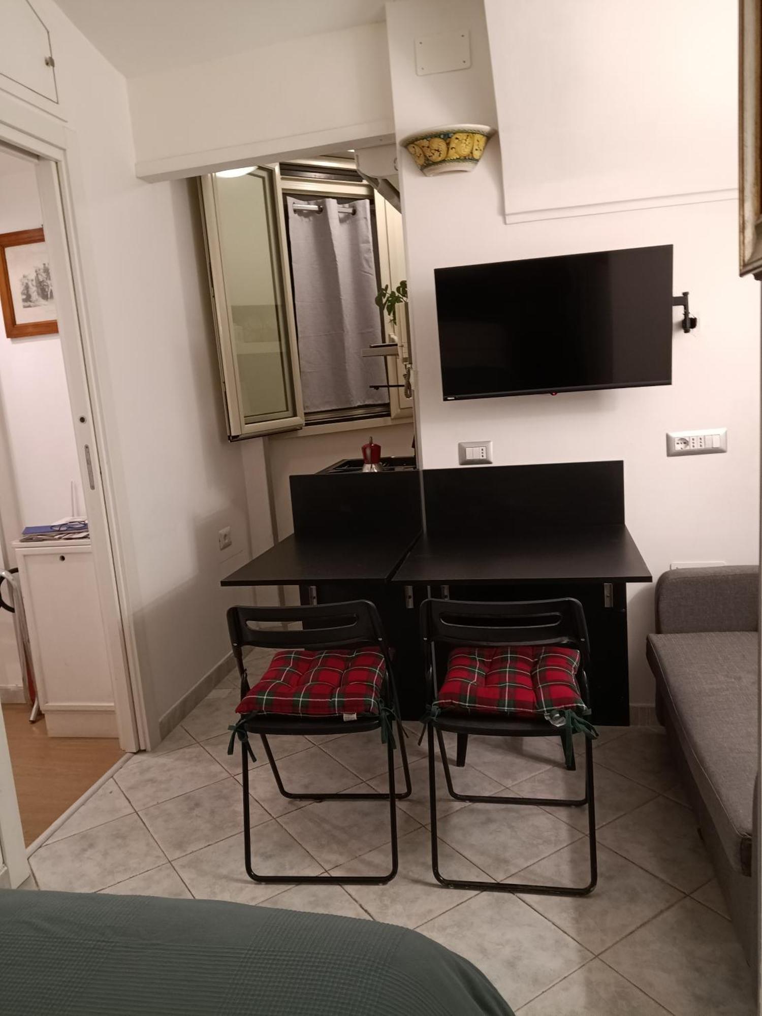 La Residenza Napoli Chiaia Short Let Apartment Superior Via Chiaia 82 Экстерьер фото