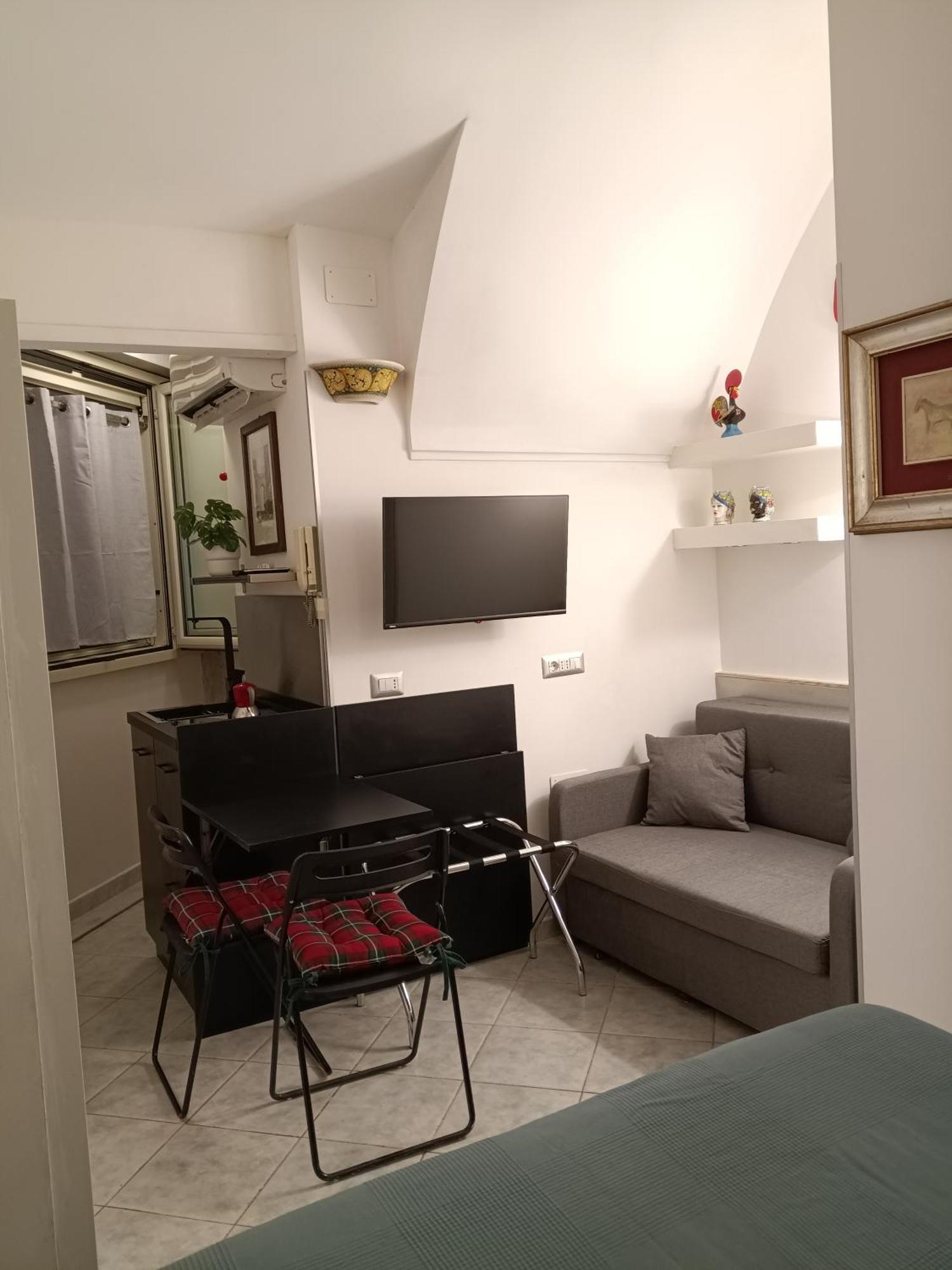 La Residenza Napoli Chiaia Short Let Apartment Superior Via Chiaia 82 Экстерьер фото